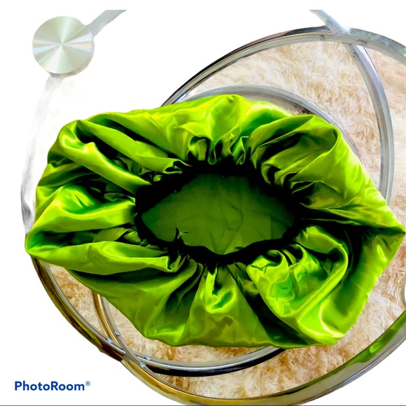 Bonnet - Picture 1 of 1